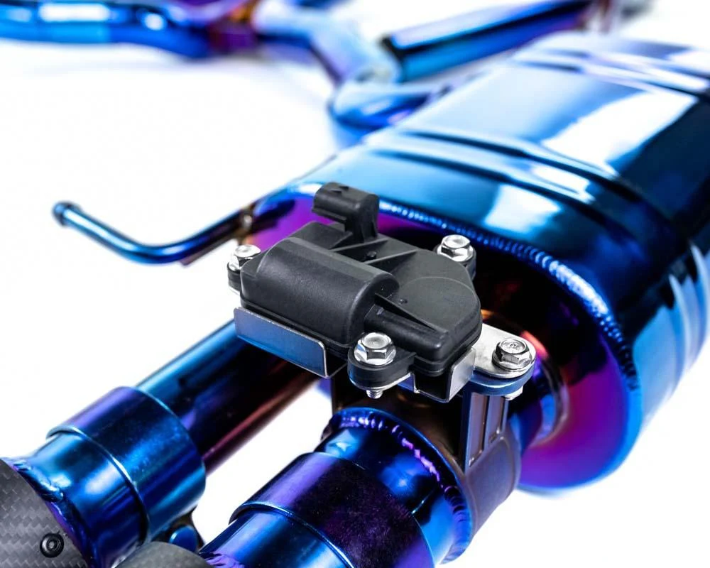 Audi RS 4 Titanium Valvetronic Exhaust System With Carbon Fiber Tips - Image 4