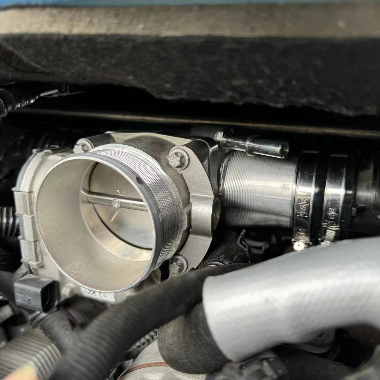 Porsche 992 Billet Intake Plenum - Image 8