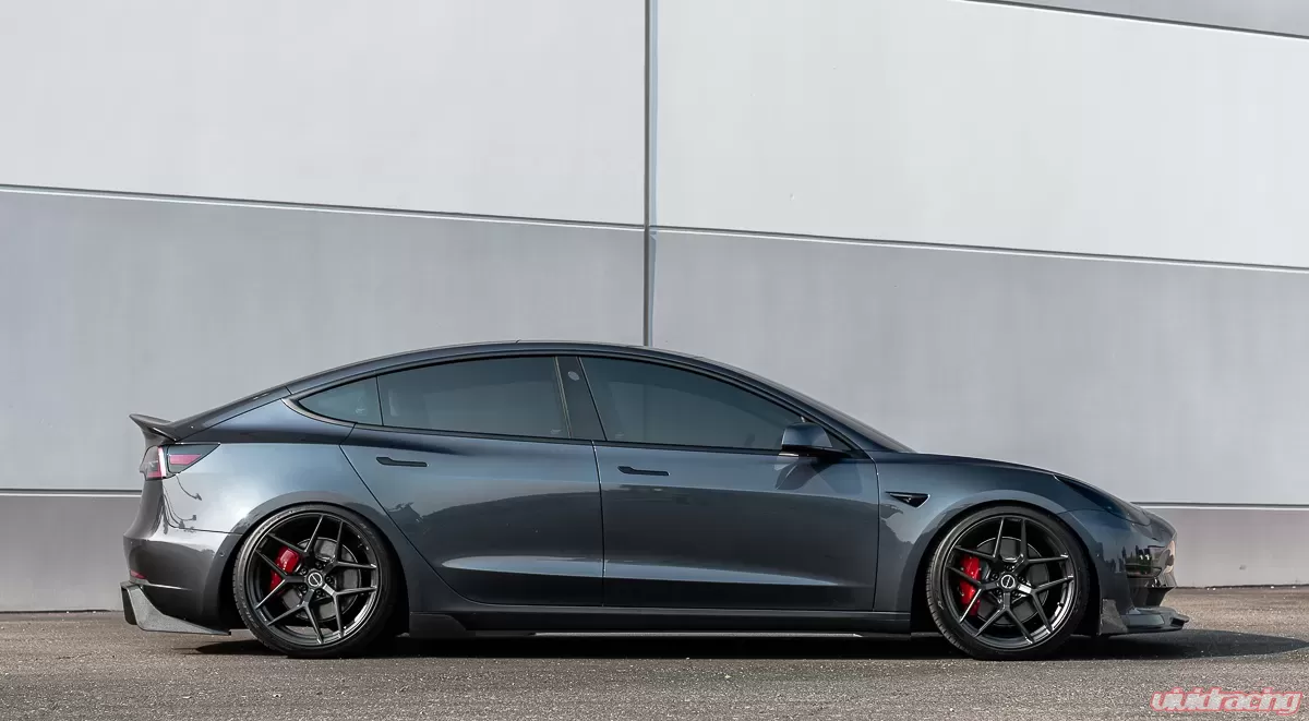 Tesla Model 3 Gloss Carbon Fiber Side Skirts - Image 7