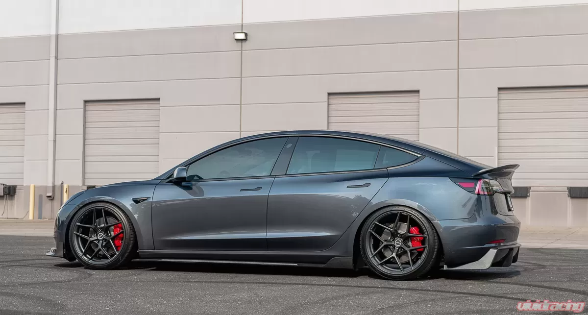 Tesla Model 3 Gloss Carbon Fiber Side Skirts - Image 8
